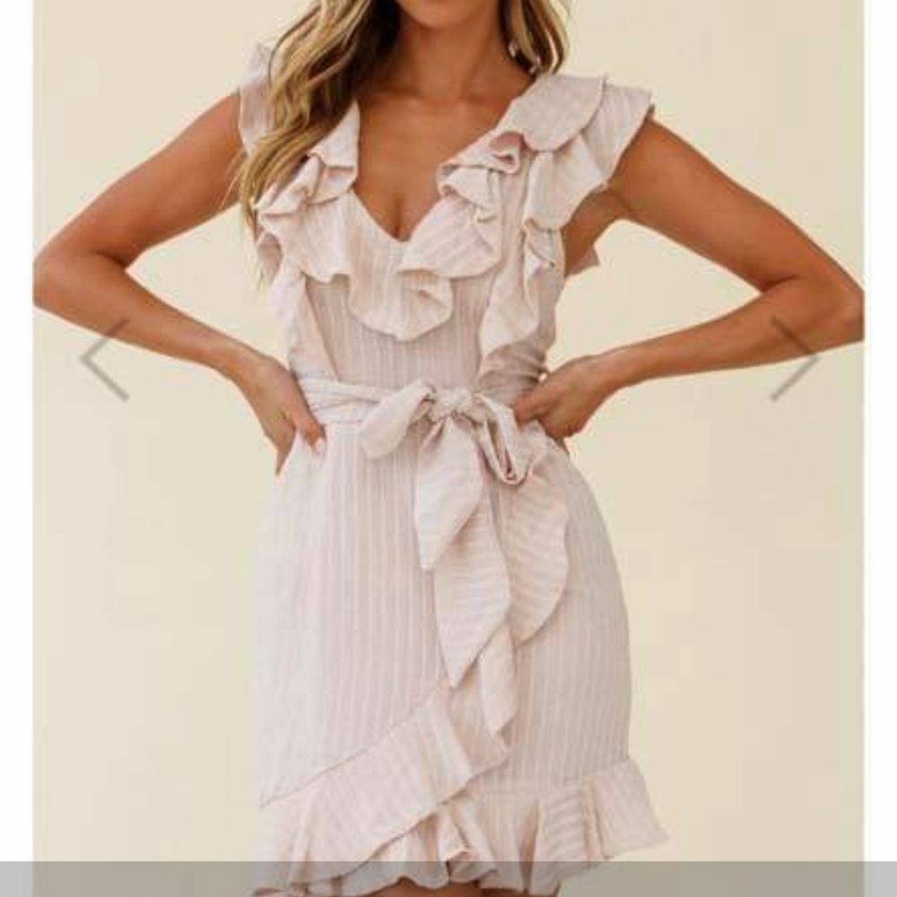 Selfie Leslie dress